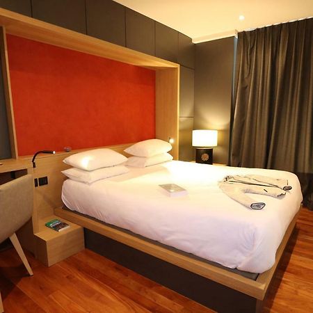 Hotel Du Commerce Spa แซ็ง-โกแด็งส์ ภายนอก รูปภาพ