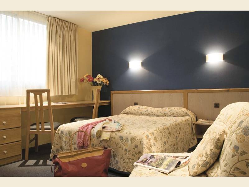 Hotel Du Commerce Spa แซ็ง-โกแด็งส์ ภายนอก รูปภาพ